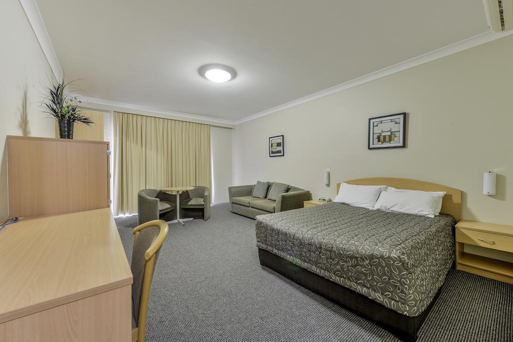Golden Guitar Motor Inn Τάμγουορθ Δωμάτιο φωτογραφία